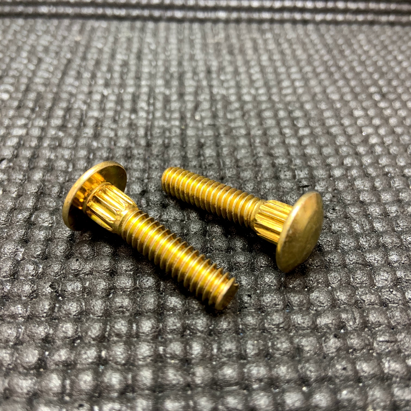 Knurled Shoulder screw